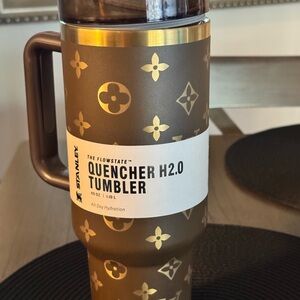Stanley Brown & Gold Patterned Quencher H2.0 Tumbler
